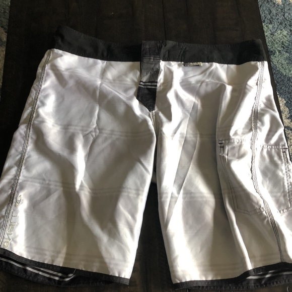 O’Neill Men’s Board Shorts Size 40 Swim Trunks Gray Black Stripes Pocket Beach - Picture 12 of 15